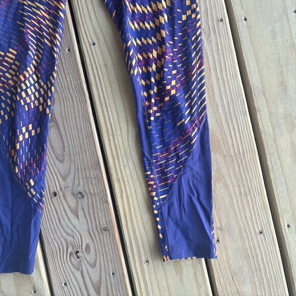 Gym shark geometric leggings Purple Yellow Orange Triangle Small - Picture 3 of 11